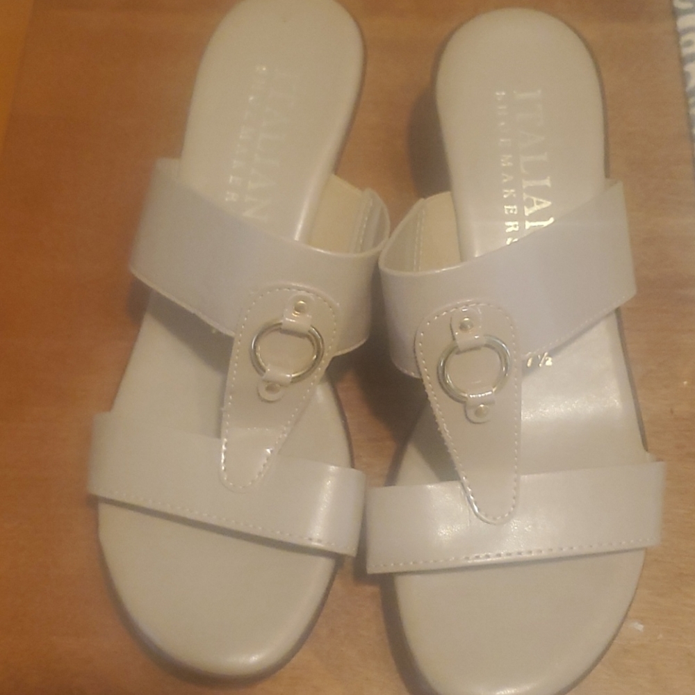 Italian wedges sized 7 and 1/2
